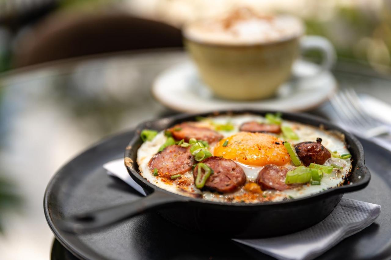 Hotel York Luxury Suites Medellin By Preferred Extérieur photo A typical breakfast at the restaurant