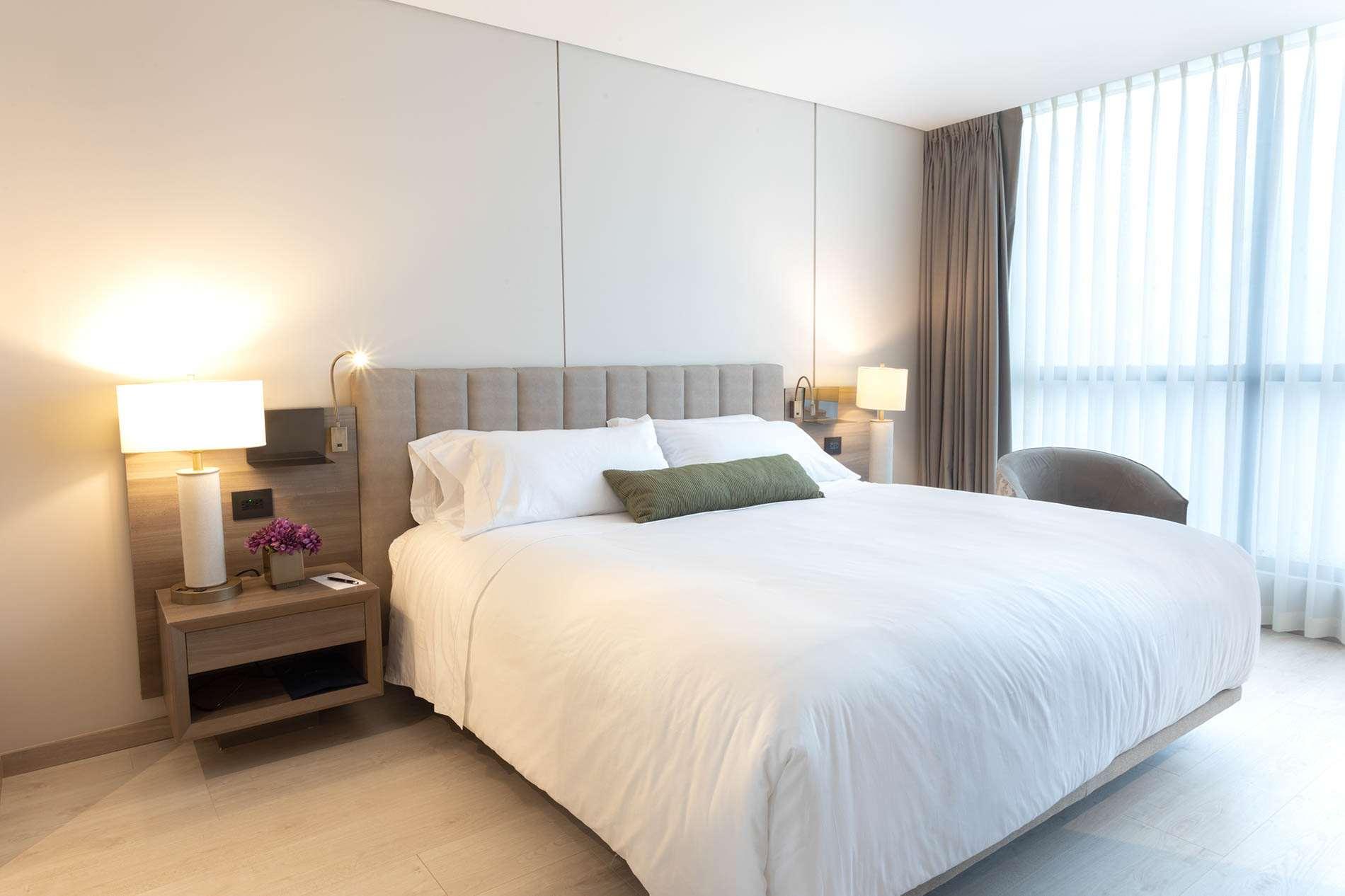 Hotel York Luxury Suites Medellin By Preferred Extérieur photo A bedroom at the hotel