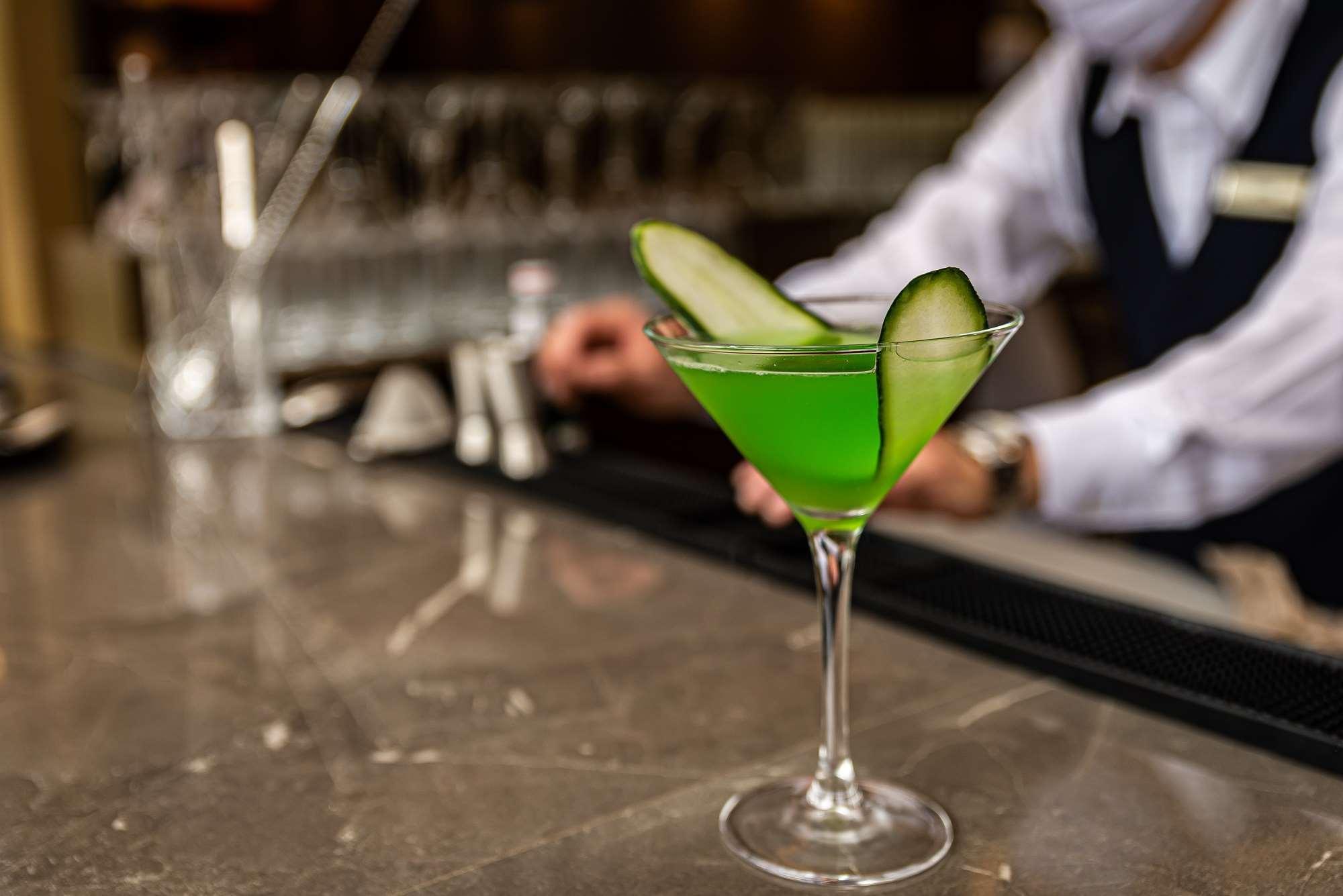Hotel York Luxury Suites Medellin By Preferred Extérieur photo A green cocktail