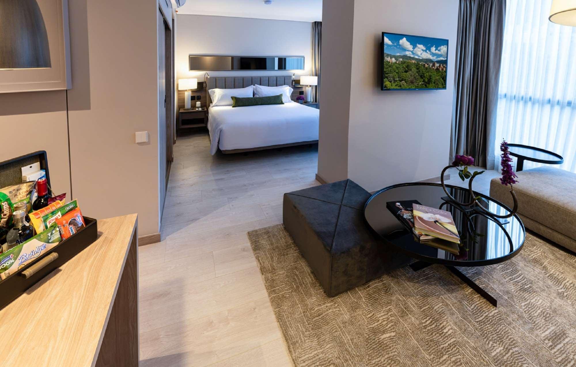 Hotel York Luxury Suites Medellin By Preferred Extérieur photo A suite at the hotel