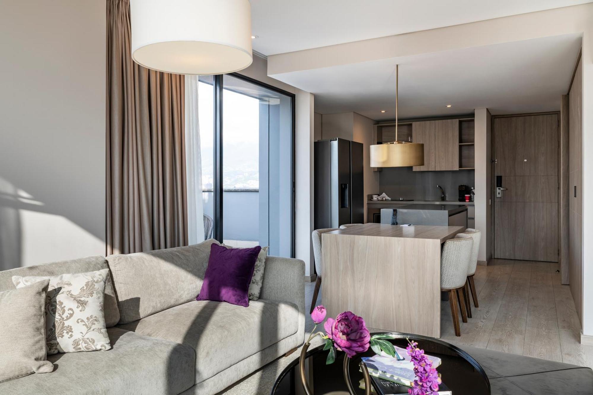 Hotel York Luxury Suites Medellin By Preferred Extérieur photo A typical apartment interior