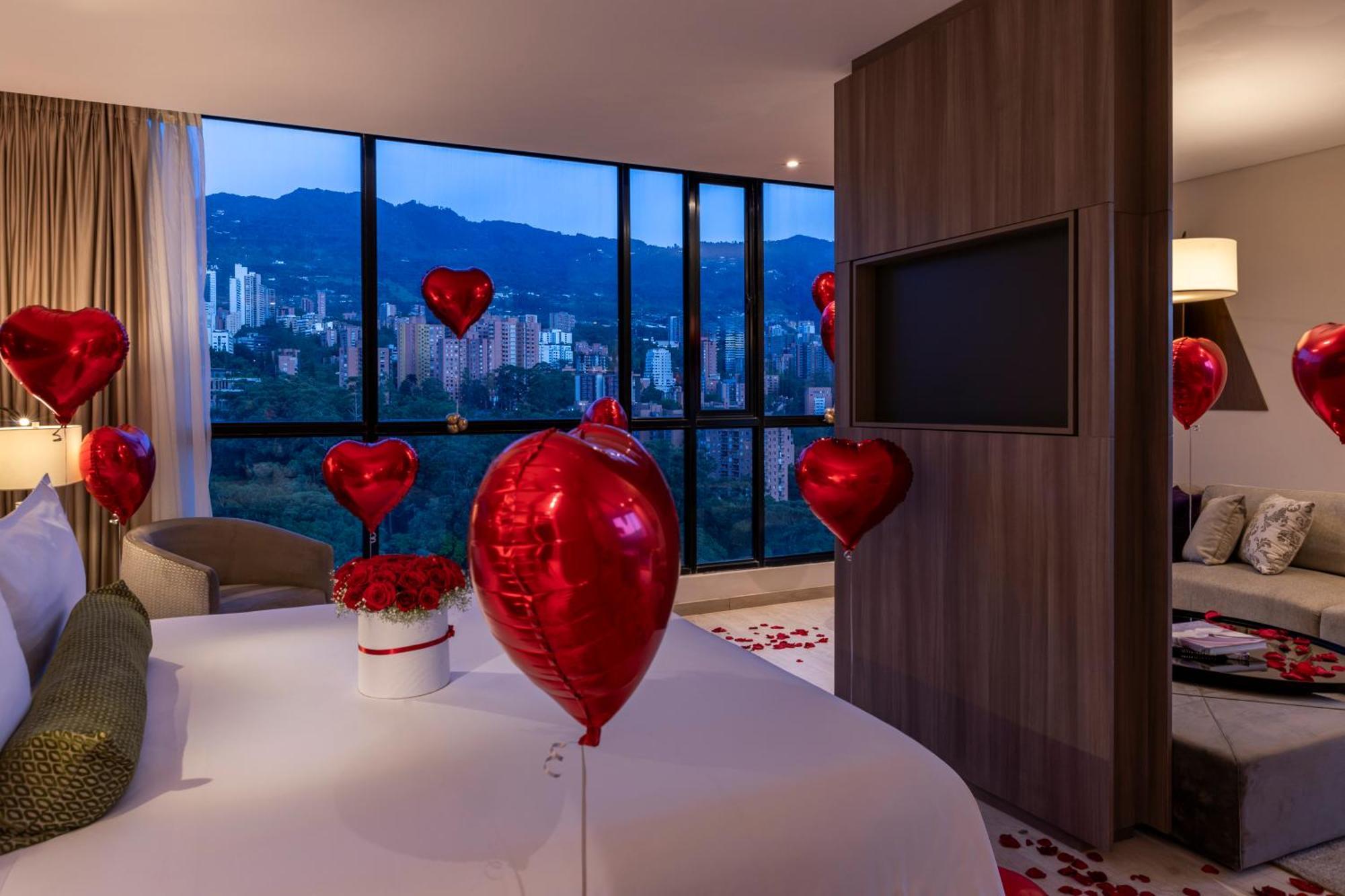 Hotel York Luxury Suites Medellin By Preferred Extérieur photo A room at the hotel