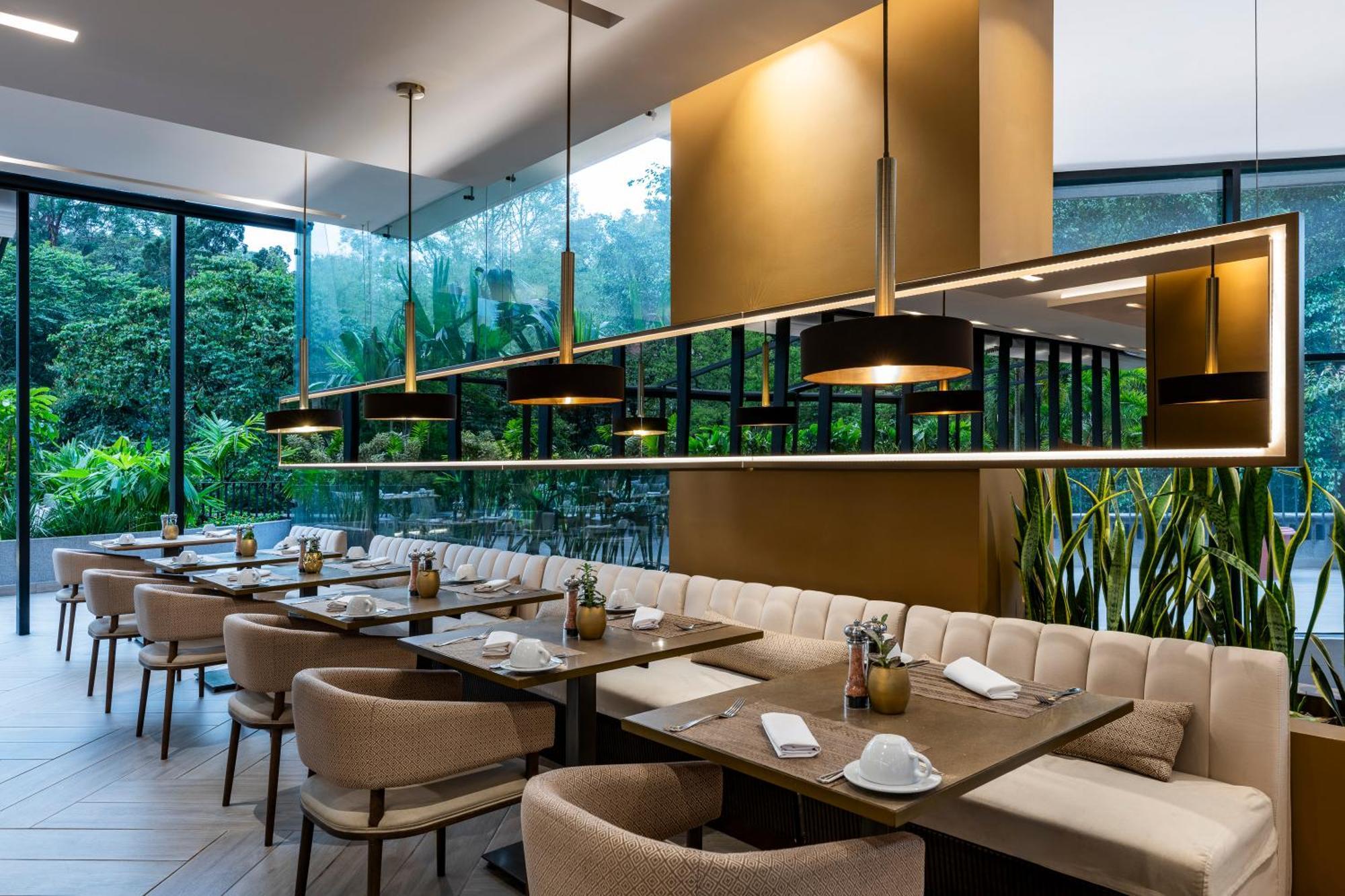 Hotel York Luxury Suites Medellin By Preferred Extérieur photo Restaurant