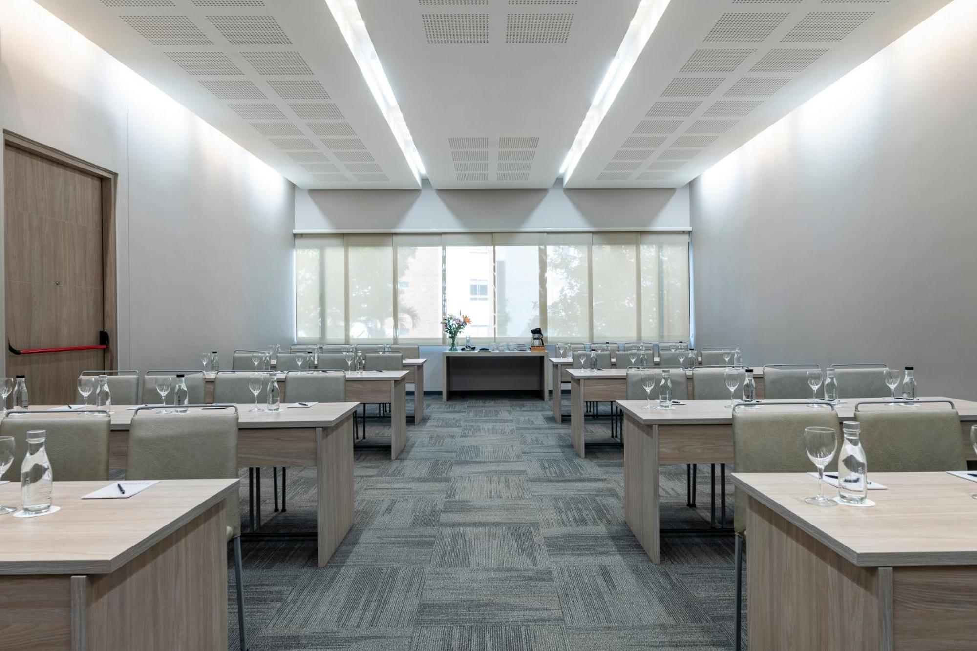 Hotel York Luxury Suites Medellin By Preferred Extérieur photo Meeting room