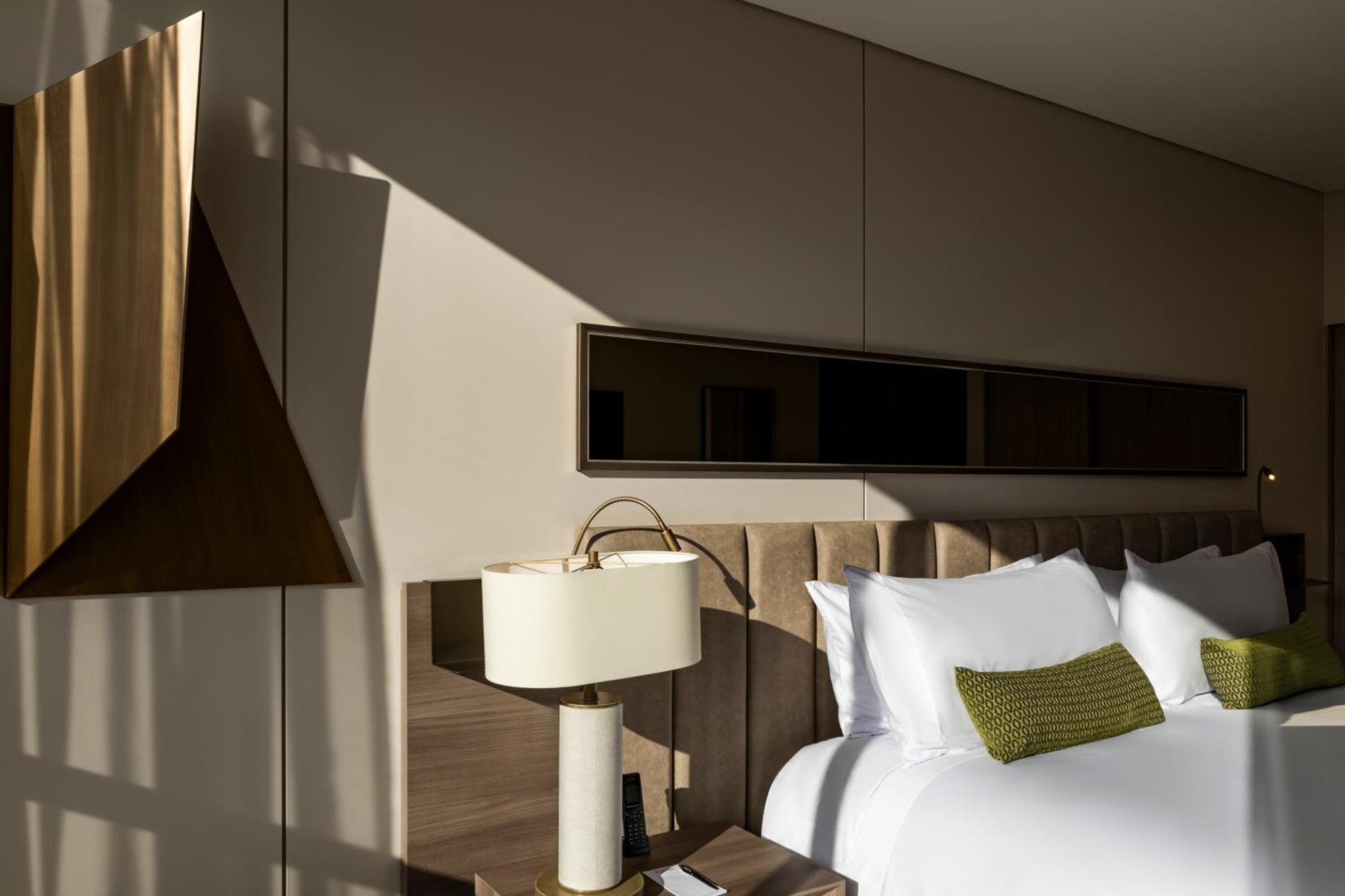 Hotel York Luxury Suites Medellin By Preferred Extérieur photo A bedroom at the hotel